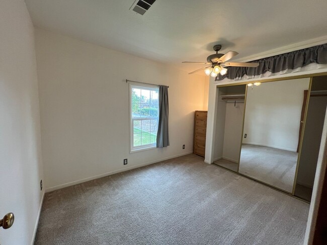 Building Photo - Nostalgic 3-bedroom Farmhouse in Hughson!