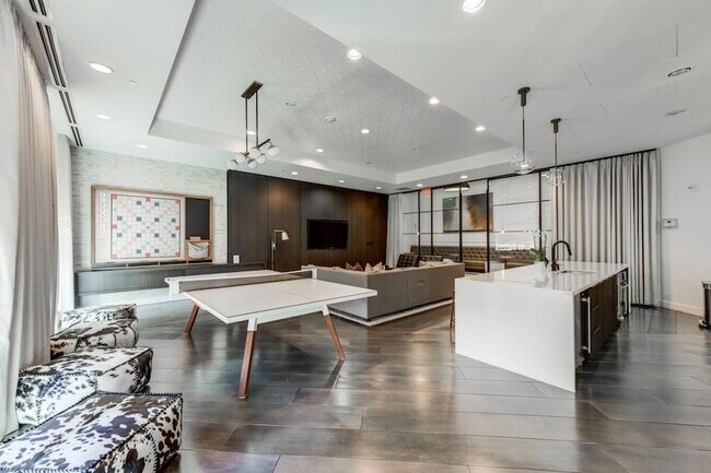 Building Photo - 325 East Paces Ferry Rd NE