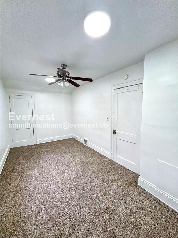 Building Photo - 16007 Elderwood Ave