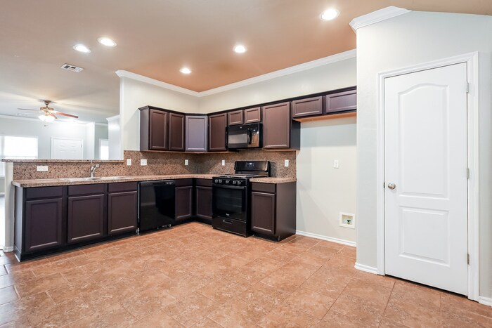 Building Photo - 9612 Evie Dr