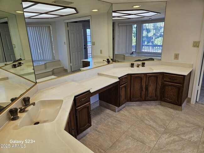 Building Photo - 2344 W Lobo Ave