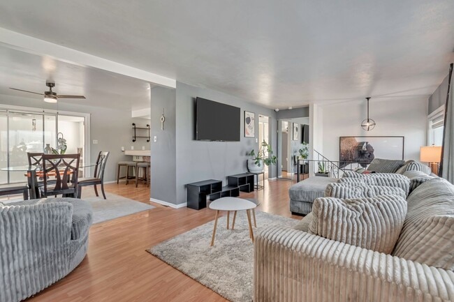 Building Photo - Spacious 4-Bed Unfurnished Home