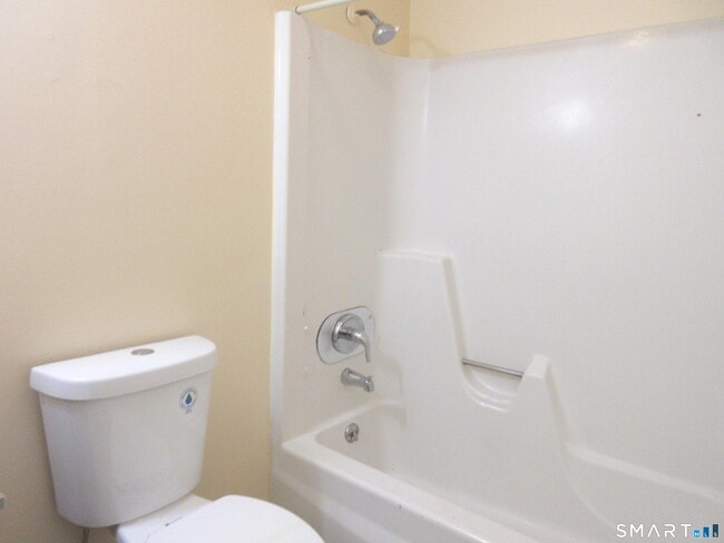 Building Photo - 7 Padanaram Rd