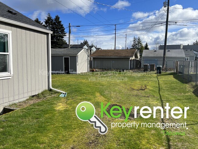 Building Photo - 4803 S Oakes St