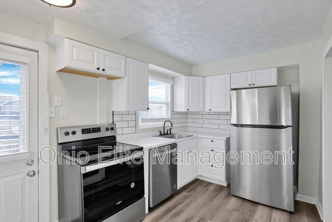 Building Photo - 1398 S Ohio Ave