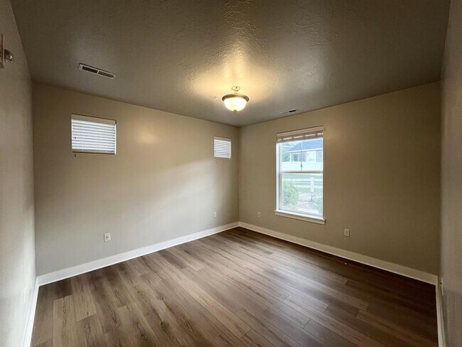 Building Photo - 13084 S Tortola Dr
