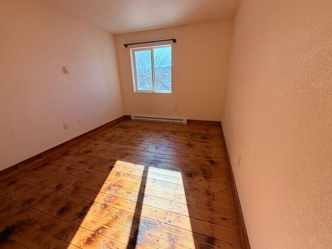 Building Photo - 938 St Joe St