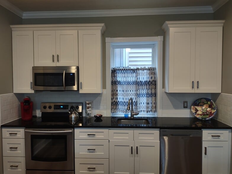 Building Photo - 3144 Woodbine Ave