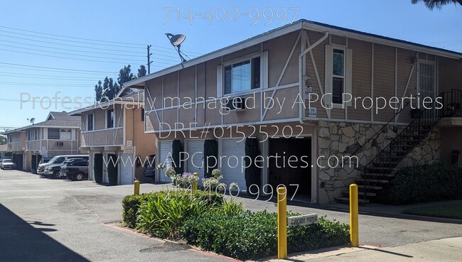 Primary Photo - 414 N Clark St