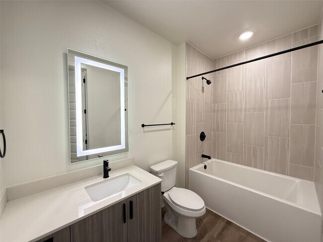 Building Photo - 2520 Washington Ave