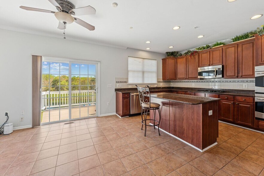 Building Photo - 4229 Talmadge Cir
