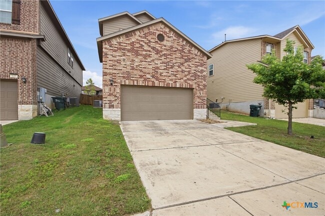 Building Photo - 131 Lake Gln