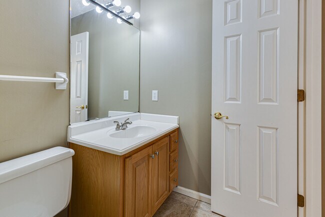 Vanity/toilet for Bedroom 1 - 760 Fox Ridge Dr
