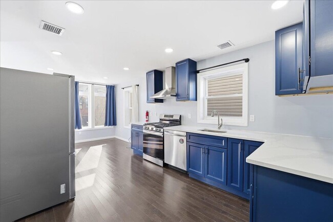 Building Photo - 225 Freeman Ave