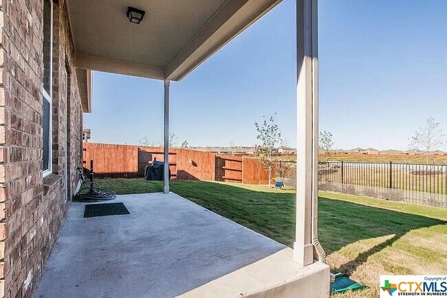 Building Photo - 180 Martha Dr