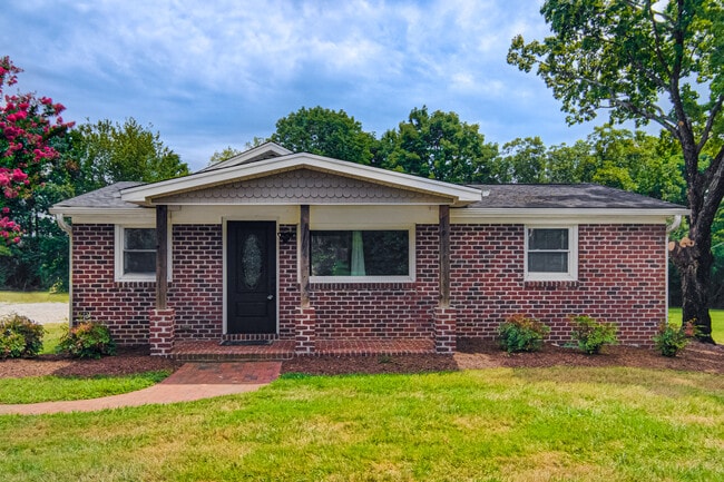 Primary Photo - 8603 Haw River Rd