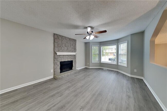 Building Photo - 214 Brookside Dr