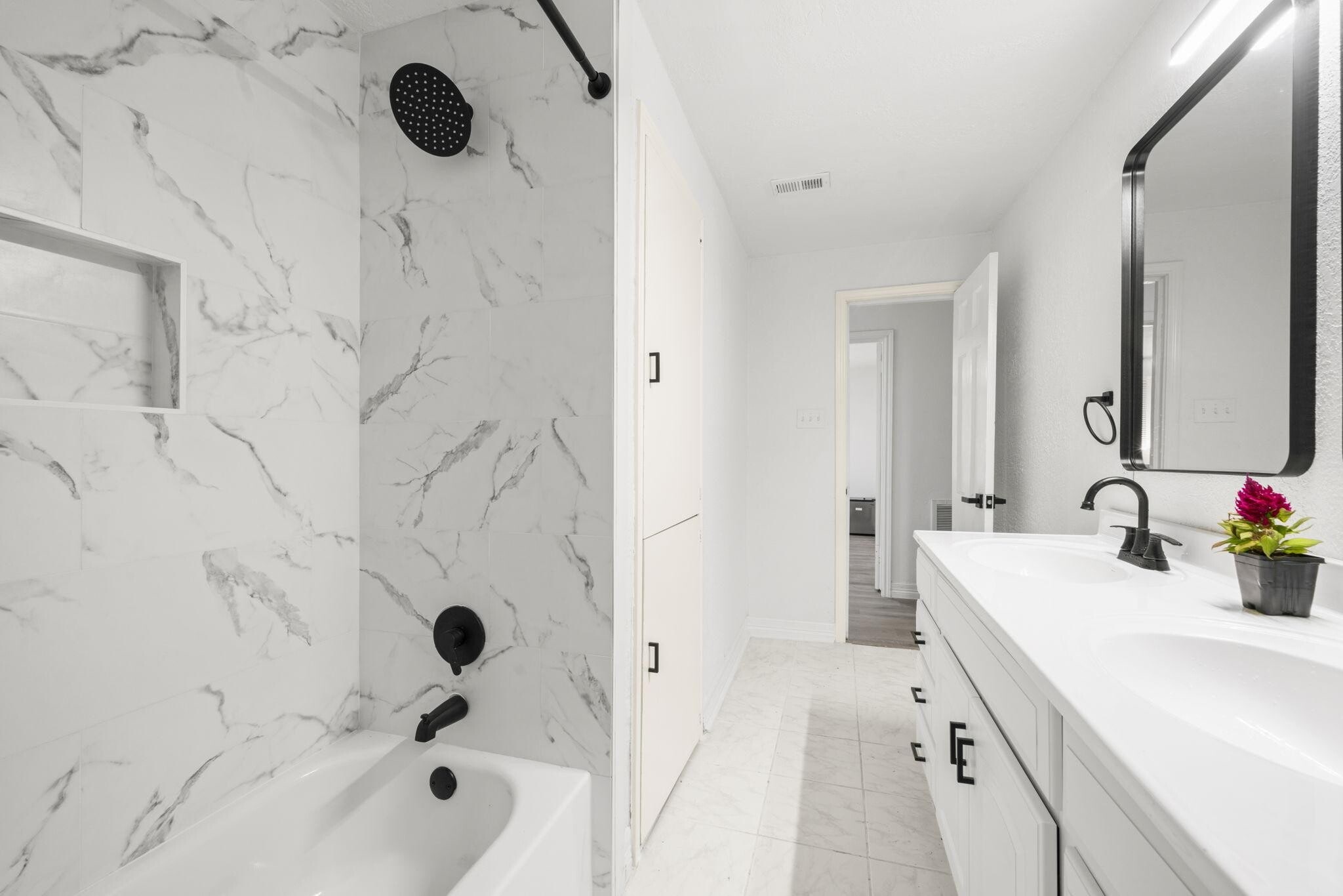 Building Photo - 4943 Culmore Dr