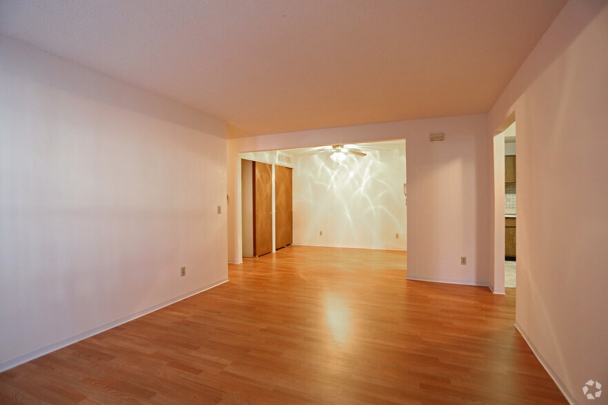 Sherman Square Apartments 2000 Sherman Square Dr Saint Charles MO