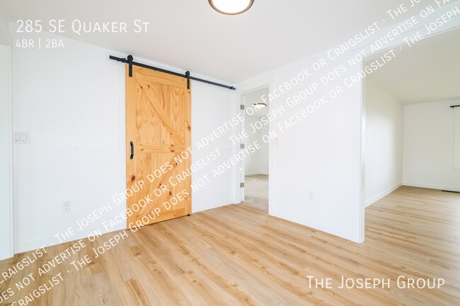 Building Photo - 285 SE Quaker St