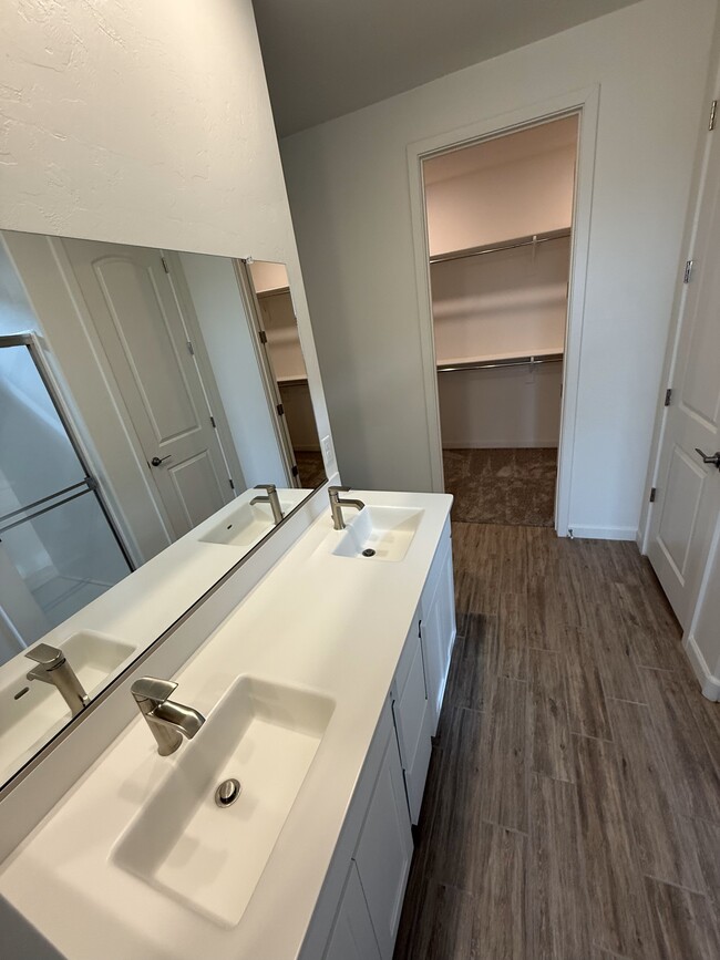 Building Photo - 874 W Calle Bombona