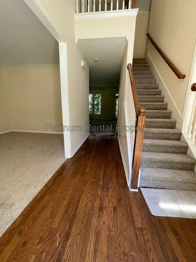 Building Photo - 7115 Red Fox Ln