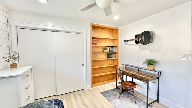 Building Photo - Beautifully Remodeled and Charming Country...