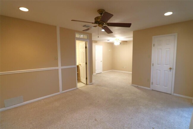 Building Photo - 7911 Fawn Terrace Dr