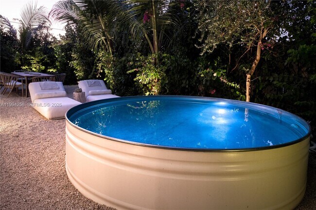 Building Photo - 3138 SW 15th St