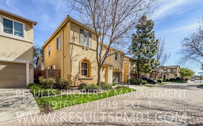 Building Photo - 12 Crevalle Pl