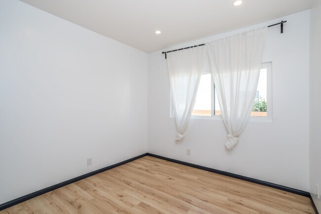 Bedroom 1 - 1711 S Ridgeley Dr