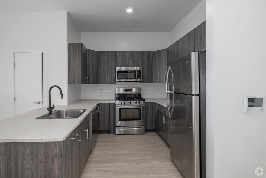2BR, 2BA - Kitchen - The Fairmount at McGinley