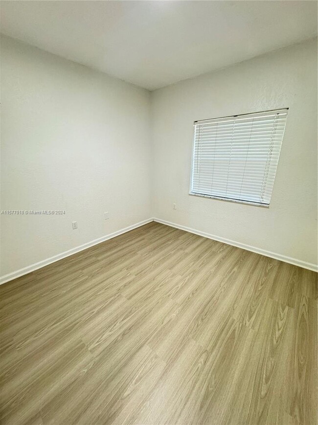 Building Photo - Riverside Drive, Coral Springs, FL 33065 -...
