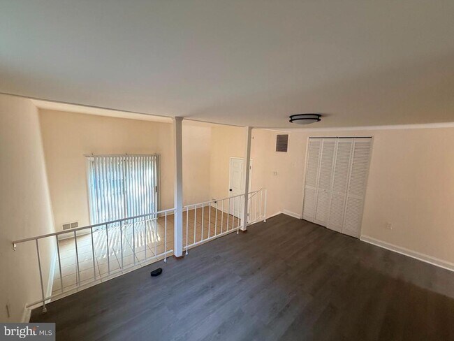 Building Photo - 3473 Beale Ct