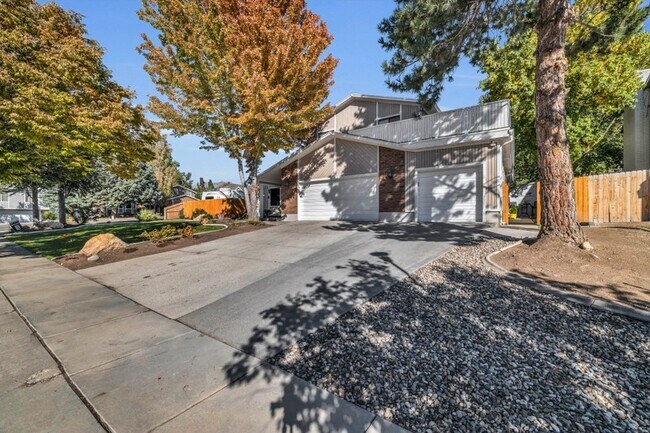 Building Photo - 9810 S 2465 E