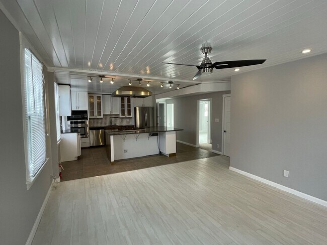 Building Photo - Small pets are welcome with an additional ...