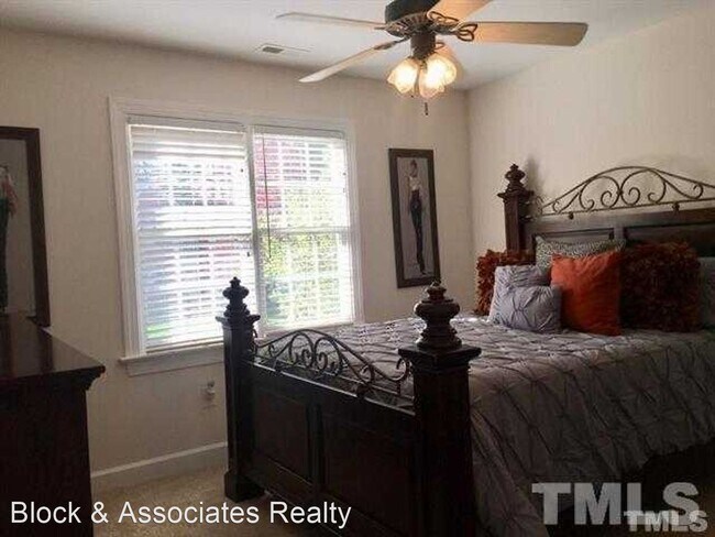 Building Photo - 4 br, 2.5 bath House - 14 Aman Court