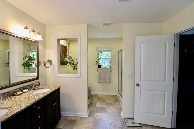 Building Photo - 71 Carina Ln