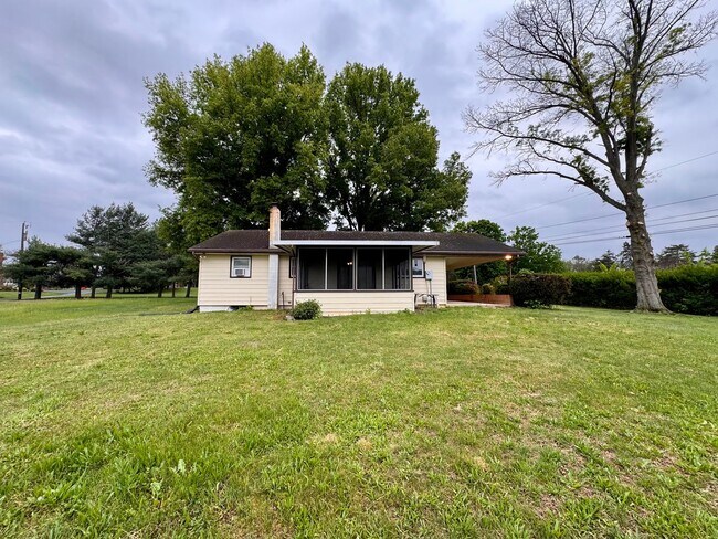 Building Photo - 8861 Pats Lane