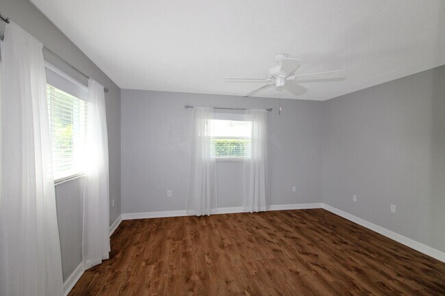 Building Photo - 1036 N Cypress Point Dr