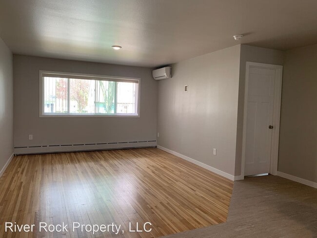 Building Photo - 1205 12th Ave N