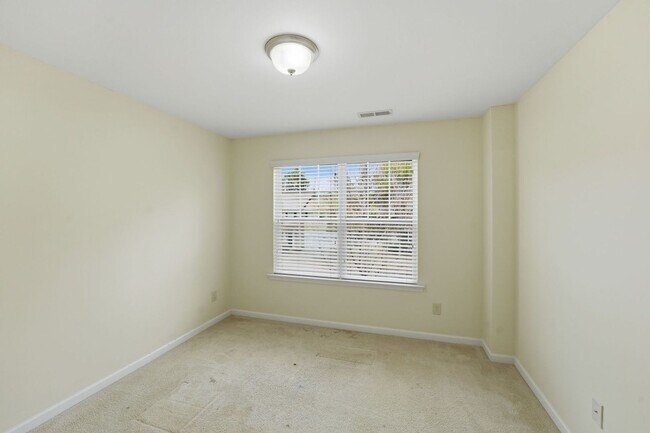 Building Photo - 409 Walsenburg Dr