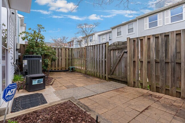 Building Photo - 48 Avonshire Ct