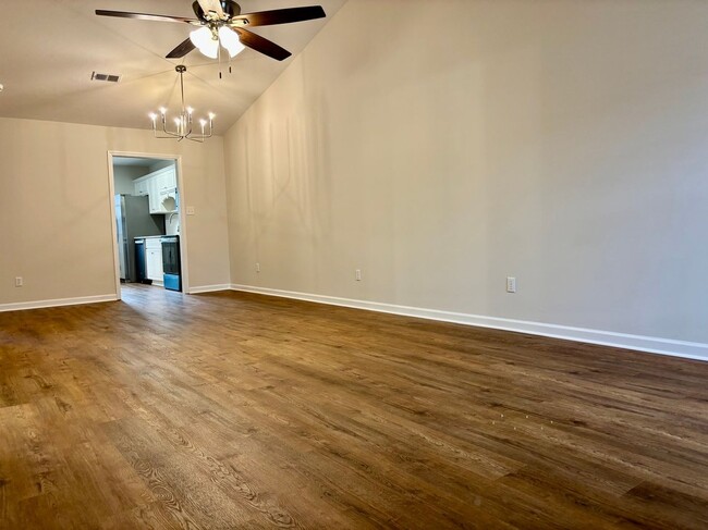 Building Photo - 327 Greendale Pl