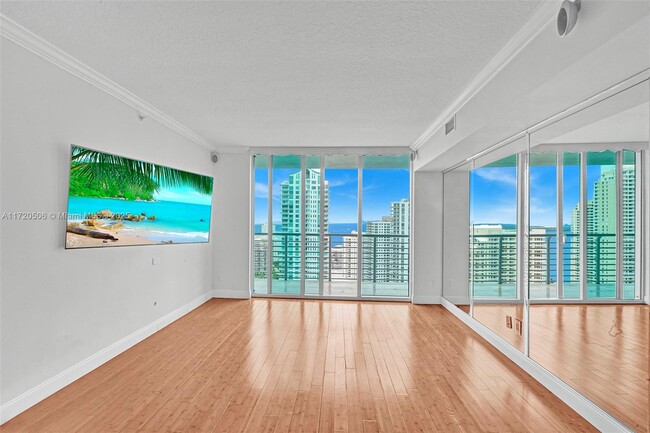 Building Photo - 325 S Biscayne Blvd