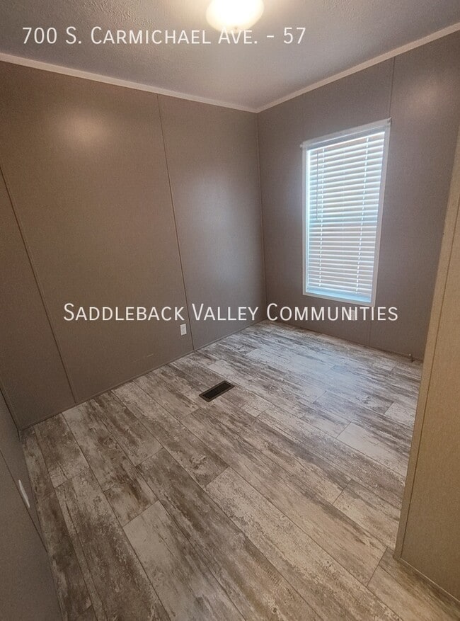 Building Photo - 700 S Carmichael Ave