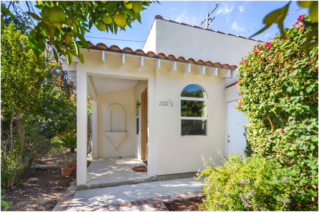 Building Photo - Charming 1 bedroom ADU in Santa Ana!