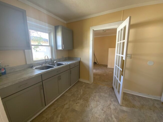 Building Photo - 65 Highland Ave