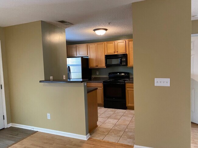 Building Photo - 125 Chastain Cir