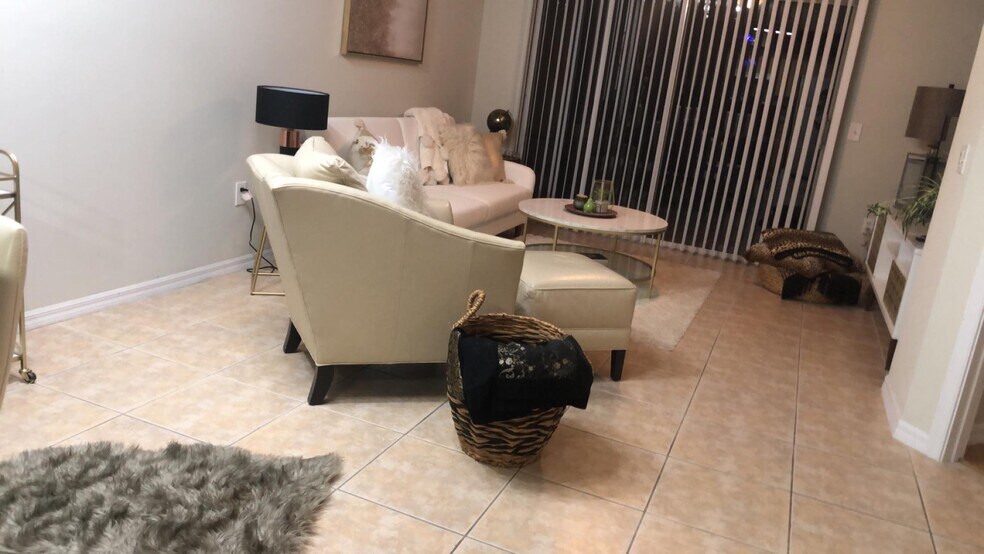 Building Photo - 8754 River Homes Ln